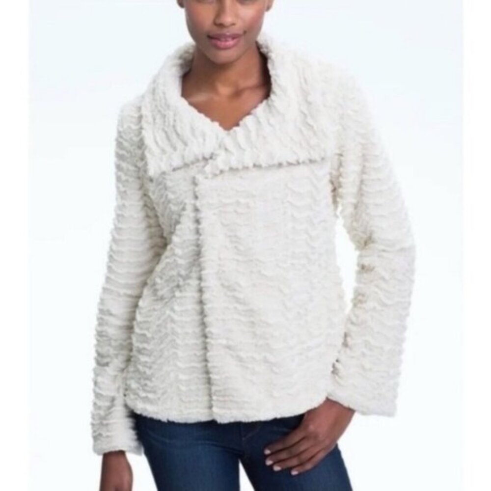 Patagonia Pelage Jacket Cream Colored‎ Faux Fur Lined Full Zip Size M